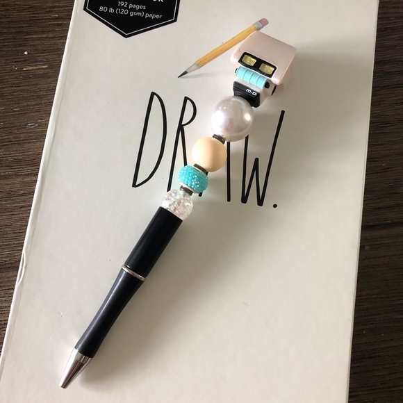 Disney Doorables: Wall-E: M-O handmade beaded pen - Picture 3 of 3